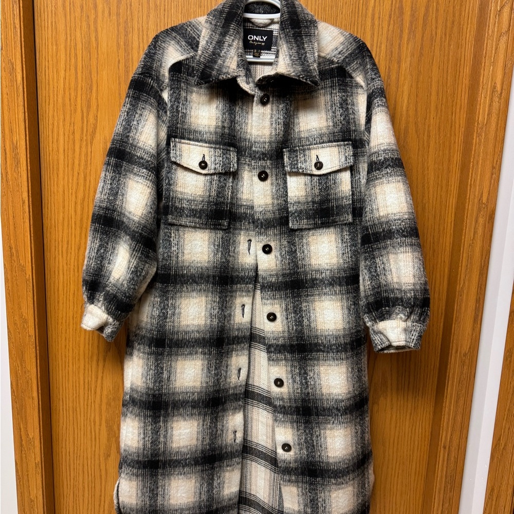 ONLY Women's Black and Cream Plaid Coat